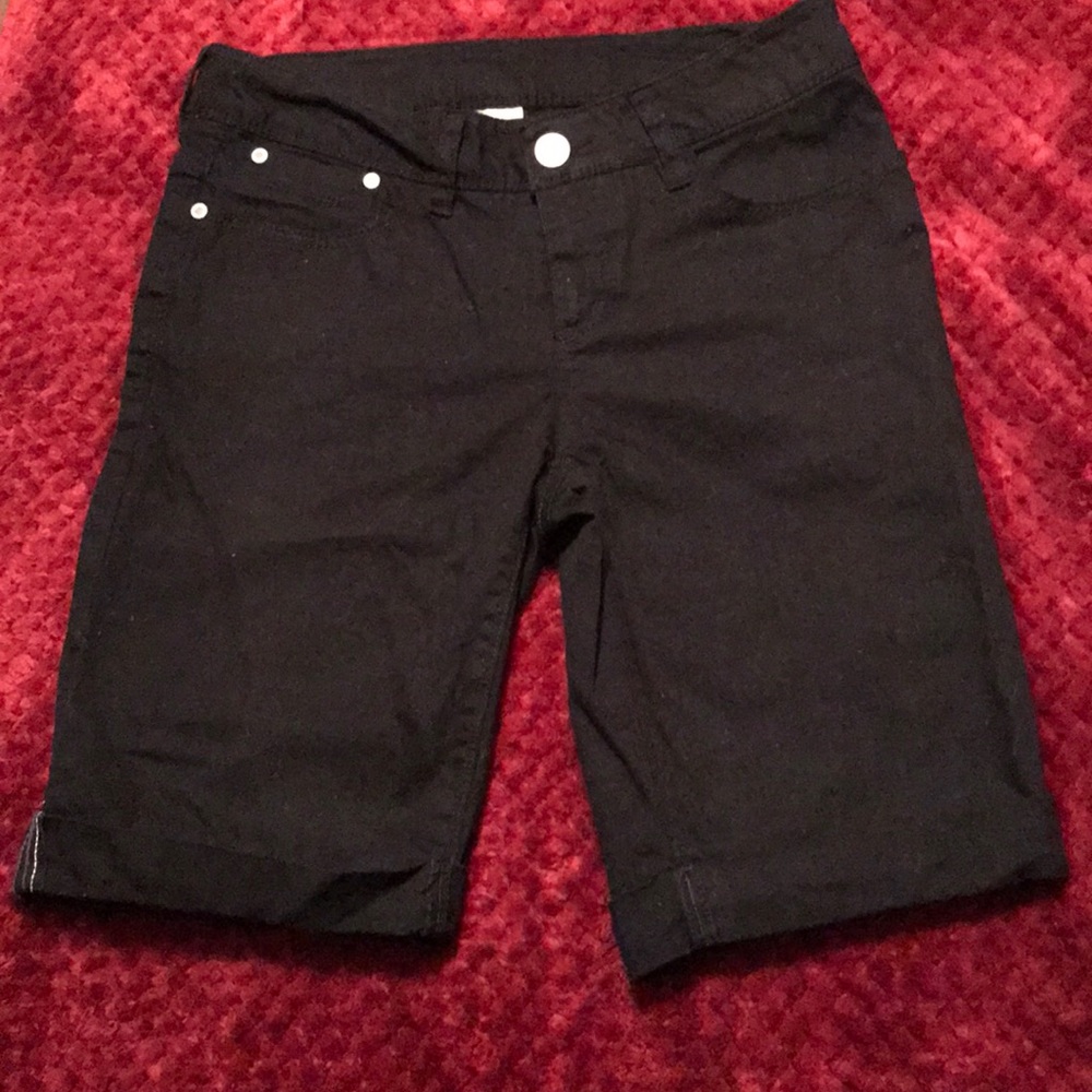 Faded Glory Black Capri Shorts